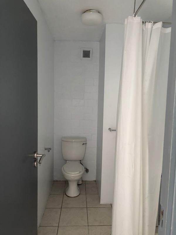 To Let 1 Bedroom Property for Rent in Wynberg Western Cape